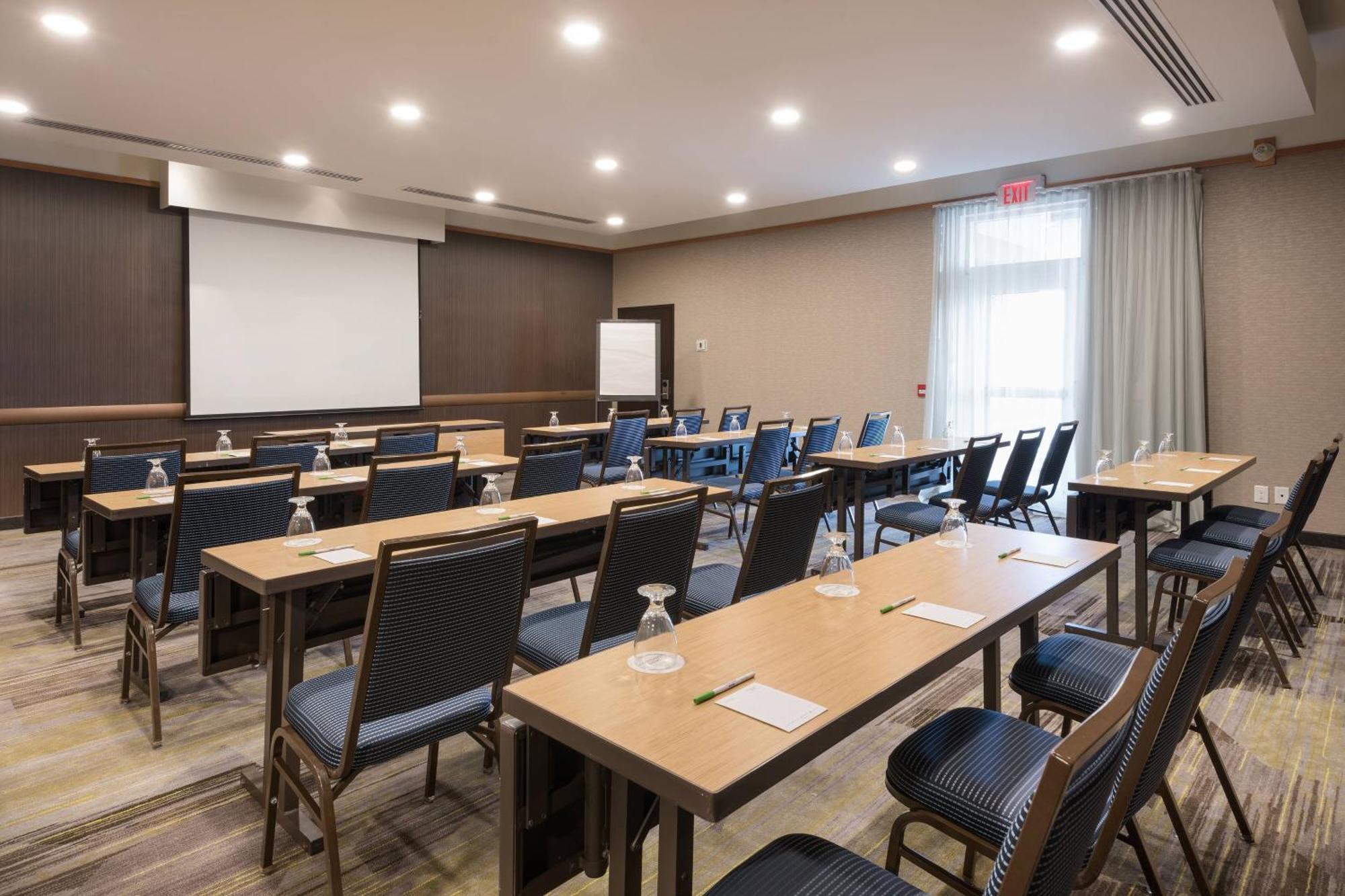 Courtyard By Marriott Toronto Воган Экстерьер фото