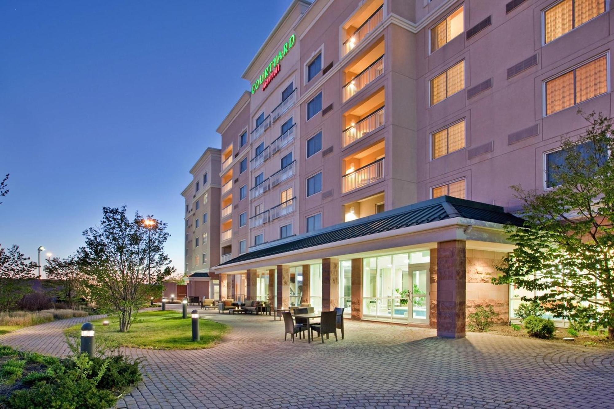 Courtyard By Marriott Toronto Воган Экстерьер фото